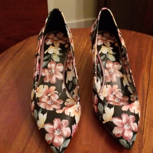 Nine West size 6m pumps - Picture 7 of 7